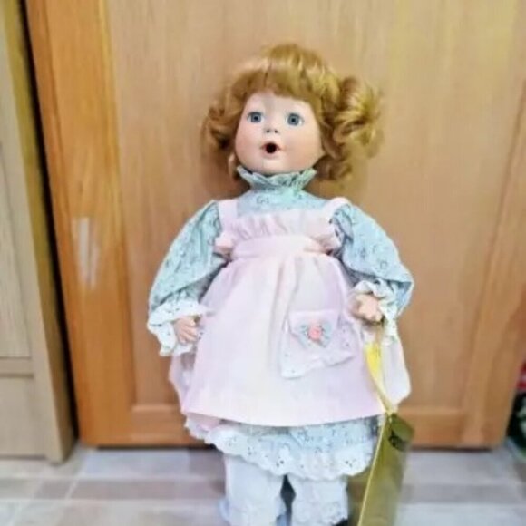 Porcelain Doll Seymour Mann Connoisseur Collection R Rare 16" Sweet Vintage - Picture 1 of 6